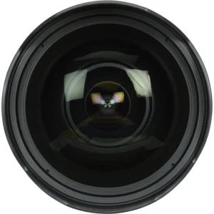 Объектив Canon EF 11-24mm f/4L USM, сверхширокоугольный объектив для пейзажной и архитектурной фотографии.