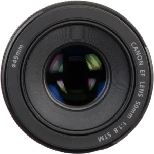 Объектив Canon EF 50mm f/1.8 STM - удобный и качественный фотоаппарат.