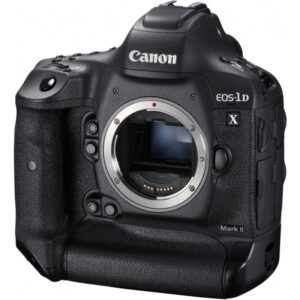 Фотоаппарат Canon EOS-1D X Mark II — профессиональная зеркальная камера с 20.2 МП, поддержкой 4K-видео.
