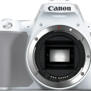 Фотоаппарат Canon EOS 250D Kit 18-55mm DC III, легкий и удобный, идеально подходит для начинающих фотографов.