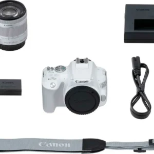 Фотоаппарат Canon EOS 250D Kit 18-55mm DC III, легкий и удобный, идеально подходит для начинающих фотографов.
