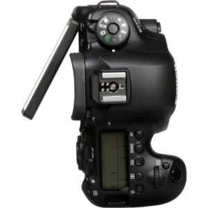 Фотоаппарат Canon EOS 6D Mark II, полнокадровая зеркальная камера с защитой от пыли и влаги, идеально подходит для профессиональных фотографов.