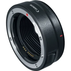Адаптер Canon Mount Adapter EF-EOS R, позволяющий использовать старые объективы с новыми камерами EOS R.