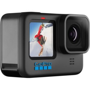Камера GoPro HERO10 Black с чипом GP2 и разрешением 5.3K, идеальная для съемки в любых условиях.