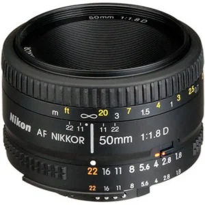 Объектив Nikon AF 50mm f/1.8D, компактный стандартный объектив для цифровых зеркальных камер.