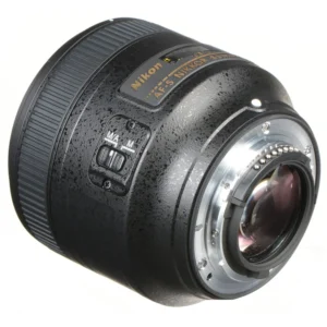 Объектив Nikon AF-S 85mm f/1.8G, телеобъектив среднего диапазона с высокой светосилой f/1.8.