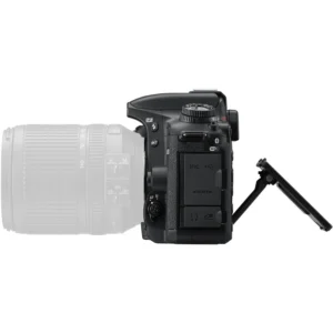 Фотоаппарат Nikon D7500 Body, зеркальная камера с высоким качеством изображения и функцией записи видео.