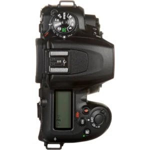 Фотоаппарат Nikon D7500 Body, зеркальная камера с высоким качеством изображения и функцией записи видео.