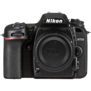 Фотоаппарат Nikon D7500 Body, зеркальная камера с высоким качеством изображения и функцией записи видео.