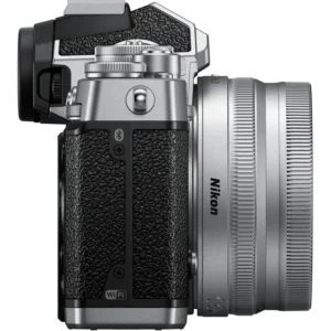 Фотоаппарат Nikon Z fc Kit 16-50mm, беззеркальная камера с высоким качеством изображения и функцией записи видео.