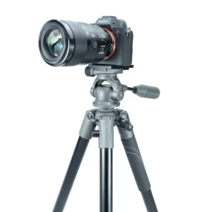 Штатив Vanguard VEO2 PRO 263AO с панорамной видеоголовкой для точной съемки.