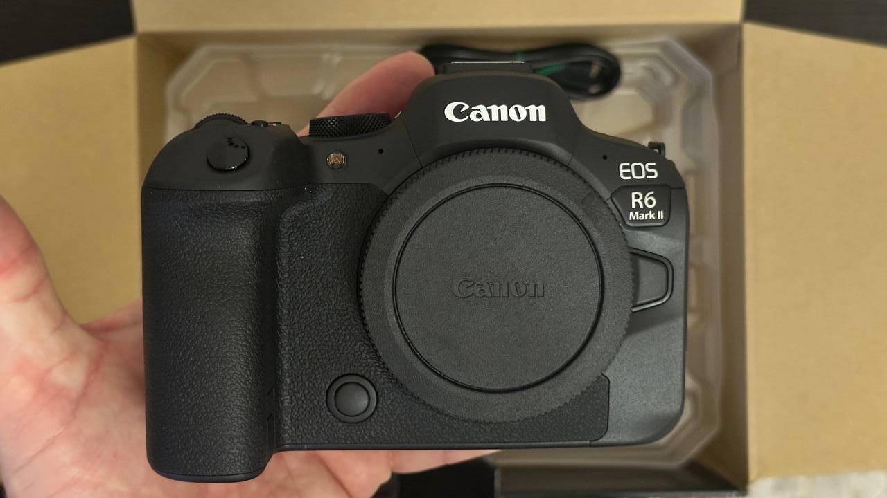 Canon EOS R6 Mark II Body — полнокадровая камера с автофокусом
